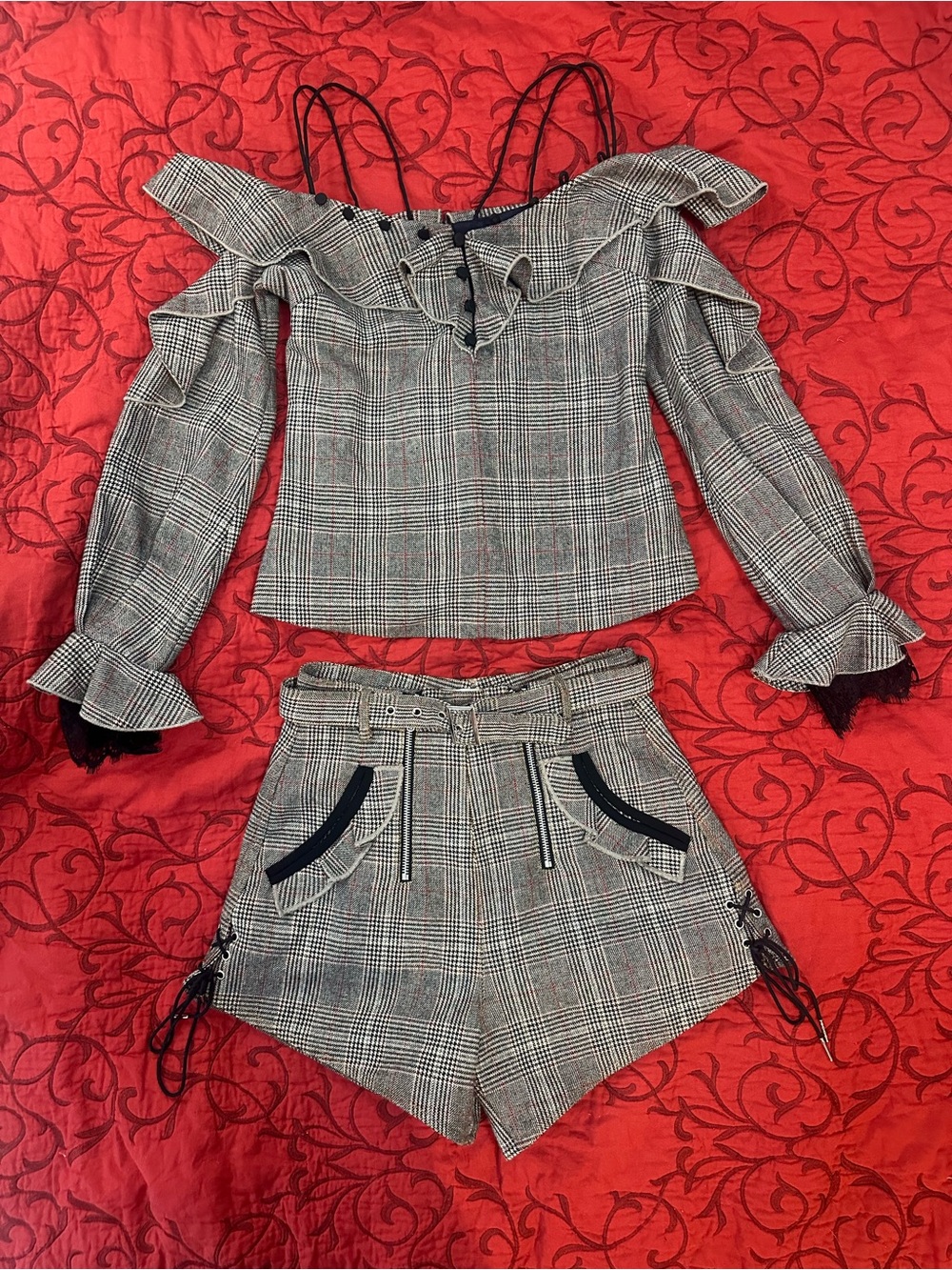 Plaid Ruffle Off-Shoulder Top & High-Waist Shorts Set - Gray Plaid